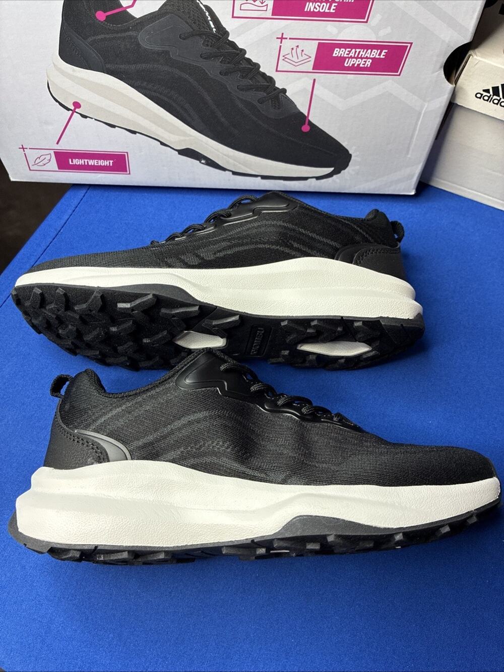 Khombu Women's Patan Black Sneakers Size 7 New In The Box